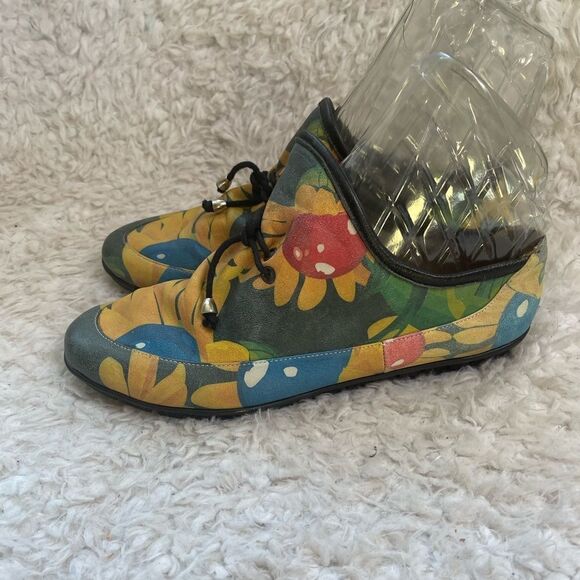 The Shoe Lab soft leather multi color painted slip on shoes ..Rubber soles SZ9.5 - Picture 2 of 10